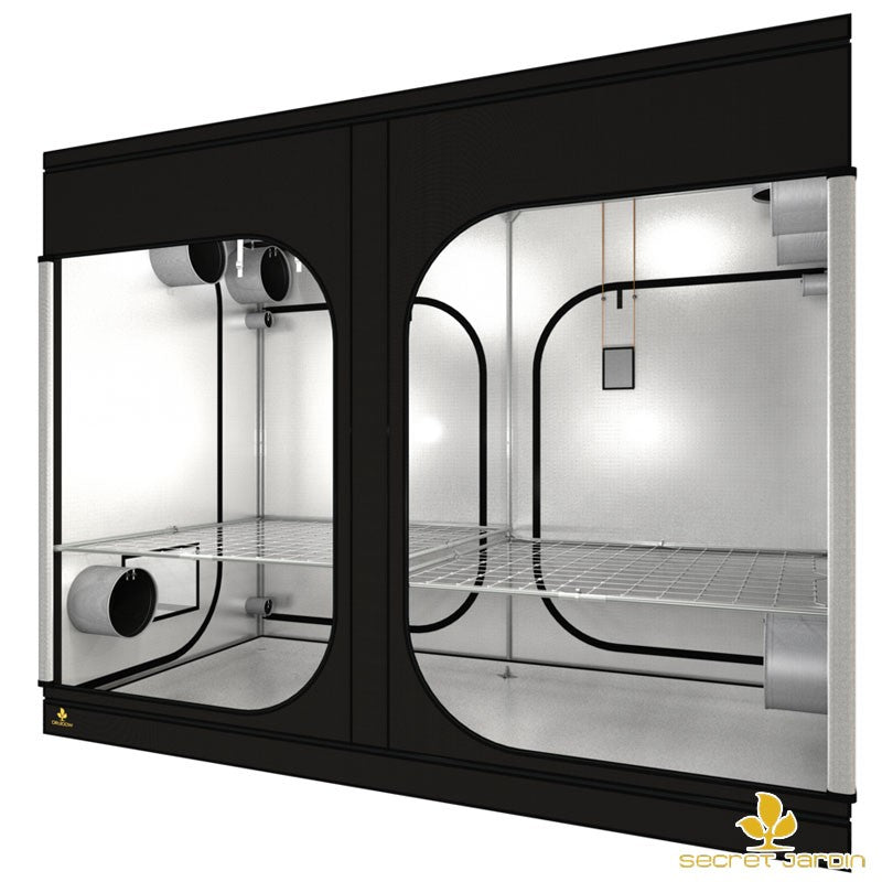 Secret Jardin dark room 300x150x235cm